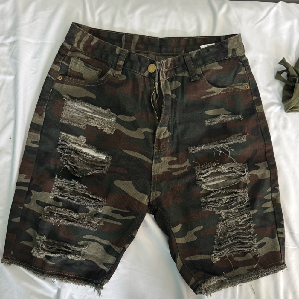 Shredded Jean shorts